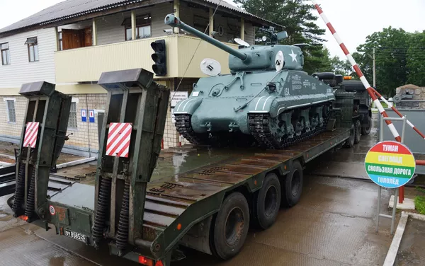 Quân nhân Primorye phục chế xe tăng Sherman thời Chiến tranh Vệ quốc Vĩ đại Quân nhân Primorye phục chế xe tăng Sherman thời Chiến tranh Vệ quốc Vĩ đại - Sputnik Việt Nam