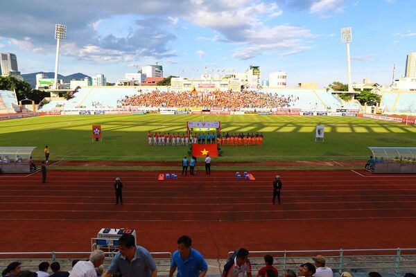 Khoảng 10 năm trước, sân Chi Lăng được ví như một chảo lửa mỗi khi đội Đà Nẵng thi đấu. Khoảng 10 năm trước, sân Chi Lăng được ví như một chảo lửa mỗi khi đội Đà Nẵng thi đấu. - Sputnik Việt Nam