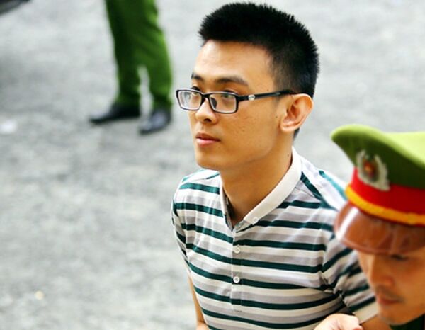  Đặng Hoàng Thiện (25 tuổi) làm theo lời ông Quân - chủ mưu đặt bom xăng tại sân bay Tân Sơn Nhất. - Sputnik Việt Nam