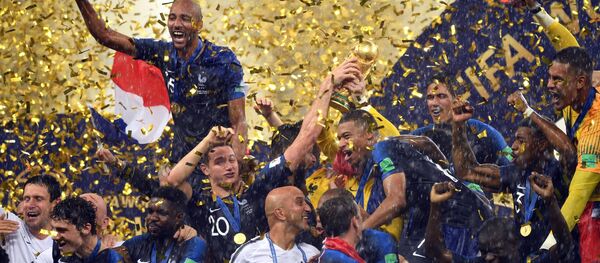 Lễ long trọng trao giải thưởng cho các cầu thủ của World Cup 2018 - Sputnik Việt Nam