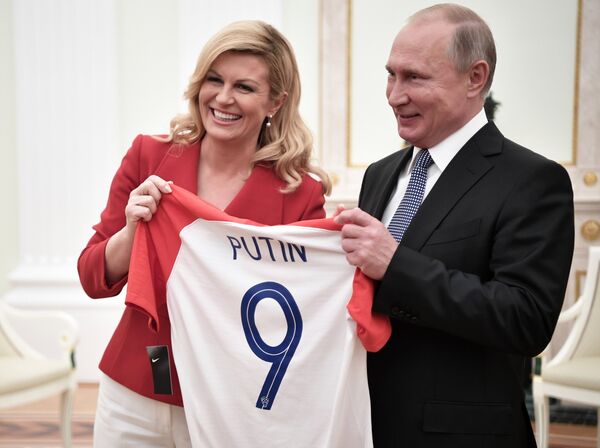 President Vladimir Putin and President of Croatia Kolinda Grabar-Kitarovic during a meeting - Sputnik Việt Nam