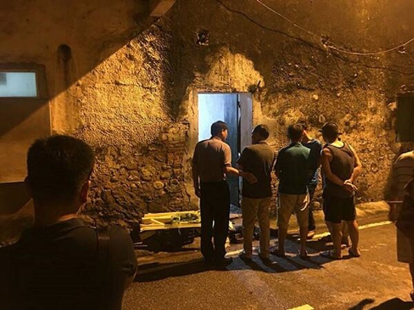 Nhà số 141 phố Chu Văn An, thị trấn Quảng Hà, nơi xảy ra vụ án mạng. Nhà số 141 phố Chu Văn An, thị trấn Quảng Hà, nơi xảy ra vụ án mạng. - Sputnik Việt Nam