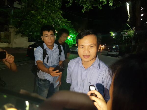 Ông Mai Văn Trinh trả lời báo chí về vụ việc điểm thi bất thường ở tỉnh Hà Giang lúc gần 1h sáng ngày 17/7. - Sputnik Việt Nam