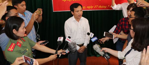 Ông Mai Văn Trinh, Cục trưởng Cục Quản lý chất lượng, Bộ GD và ĐT thông tin cho báo chí tại buổi họp báo. - Sputnik Việt Nam