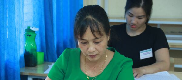 Cán bộ chấm thi THPT quốc gia tại Hòa Bình - Sputnik Việt Nam