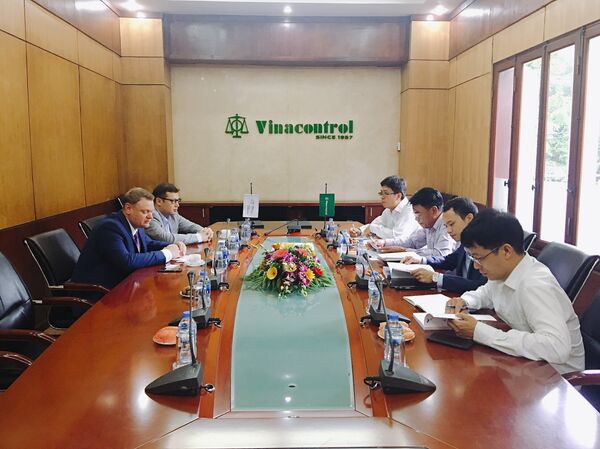 Tập đoàn Vinacontrol đã ký kết thỏa thuận hợp tác với Trung tâm Xuất khẩu Nga (REC)  - Sputnik Việt Nam