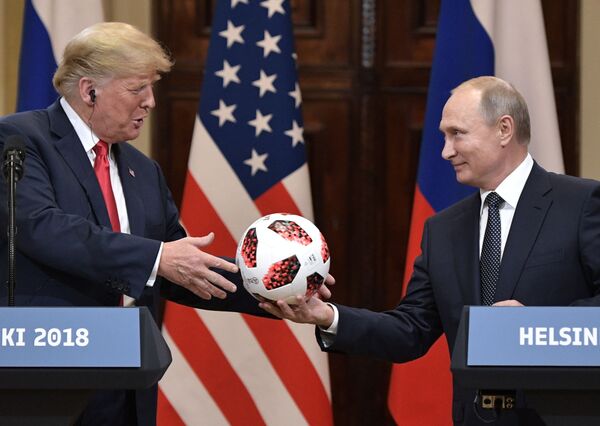 Tổng thống Hoa Kỳ Donald Trump và Tổng thống Nga Vladimir Putin tại Helsinki Tổng thống Hoa Kỳ Donald Trump và Tổng thống Nga Vladimir Putin tại Helsinki - Sputnik Việt Nam