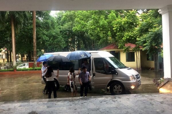 Đoàn công tác của Bộ có mặt tại Sở GD&ĐT Lạng Sơn lúc 10h45 ngày 19/7.  - Sputnik Việt Nam