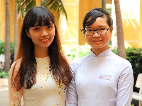 Cô Trần Thị Quỳnh Anh và học trò - Sputnik Việt Nam