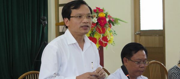 Ông Mai Văn Trinh, Cục trưởng Cục Quản lý chất lượng, Bộ Giáo dục và Đào tạo trả lời câu hỏi của các cơ quan báo chí tại buổi họp báo. - Sputnik Việt Nam