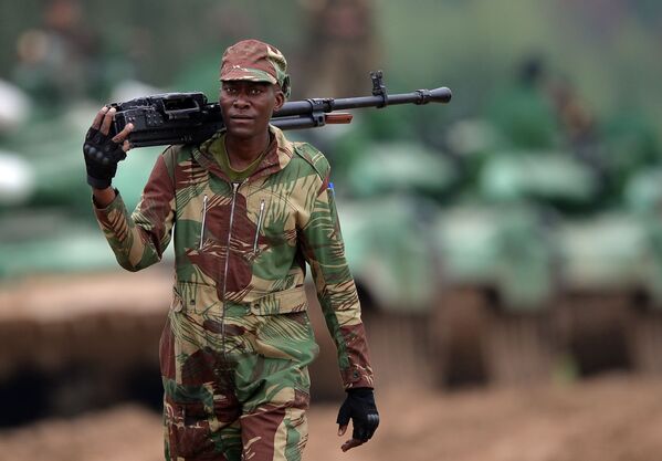 Đội Quân đội Nigeria chuẩn bị cho cuộc thi quốc tế Tank Biathlon-2018 - Sputnik Việt Nam