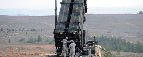 Tổ hợp tên lửa phòng không Patriot của Mỹ Tổ hợp tên lửa phòng không Patriot của Mỹ - Sputnik Việt Nam