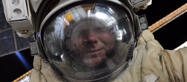 Phi hành gia Nga chụp ảnh selfie trong không gian - Sputnik Việt Nam