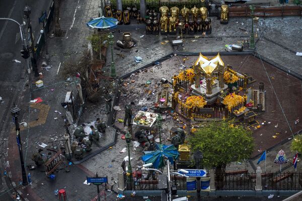 Vụ nổ tại giao lộ Ratchaprasong gần trung tâm kinh doanh và du lịch tại Bangkok - Sputnik Việt Nam