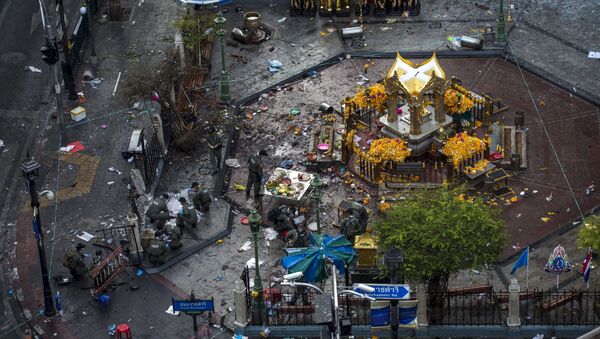 Vụ nổ tại giao lộ Ratchaprasong gần trung tâm kinh doanh và du lịch tại Bangkok - Sputnik Việt Nam