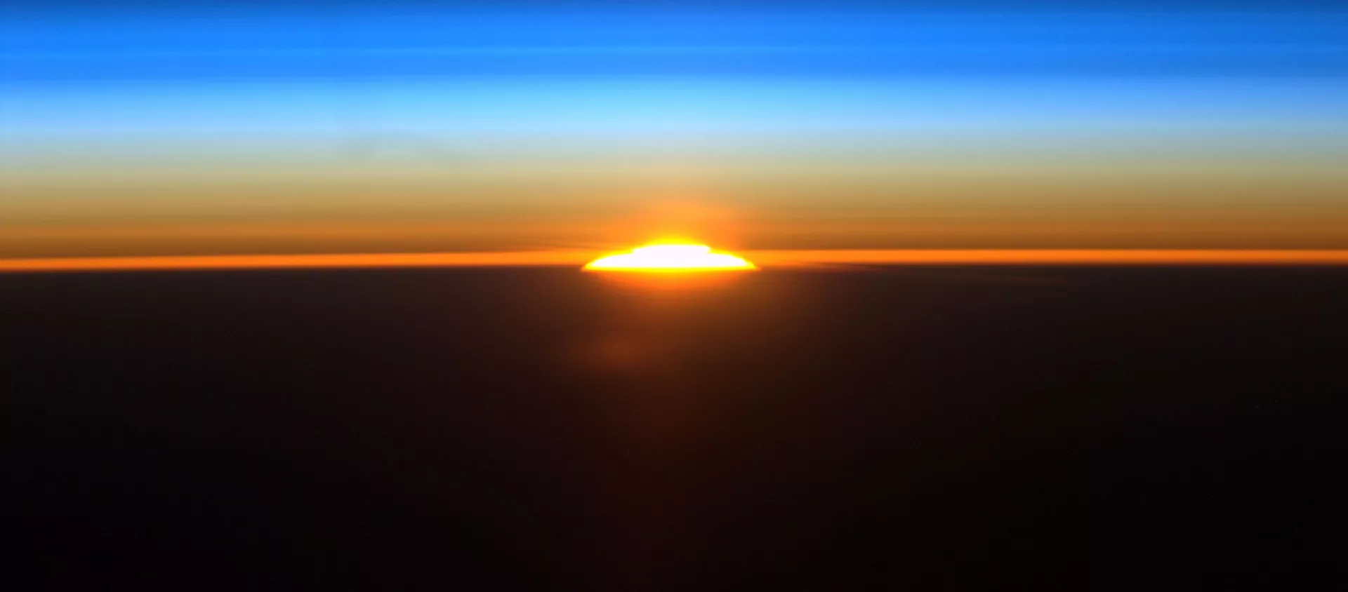 Bình minh nhìn từ trạm không gian ISS Bình minh nhìn từ trạm không gian ISS - Sputnik Việt Nam, 1920, 23.12.2019