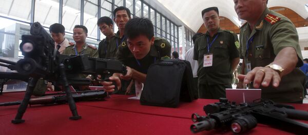 Trình diễn vũ khí Israel CornerShot tại Việt Nam - Sputnik Việt Nam