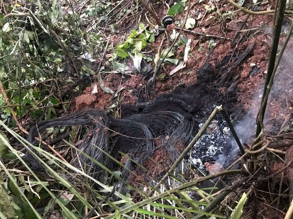 Các bộ phận của máy bay Su22 rơi tại hiện trường. - Sputnik Việt Nam