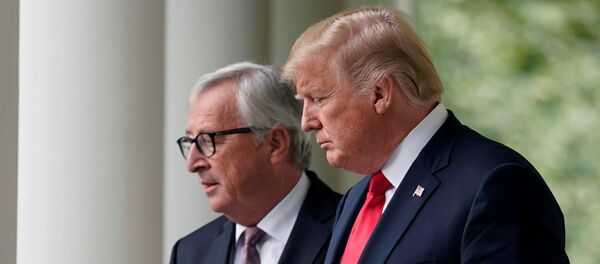 Jean-Claude Juncker và Donald Trump - Sputnik Việt Nam