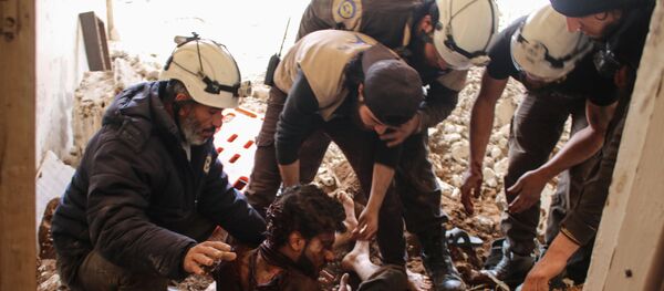 Mũ bảo hiểm trắng - Sputnik Việt Nam