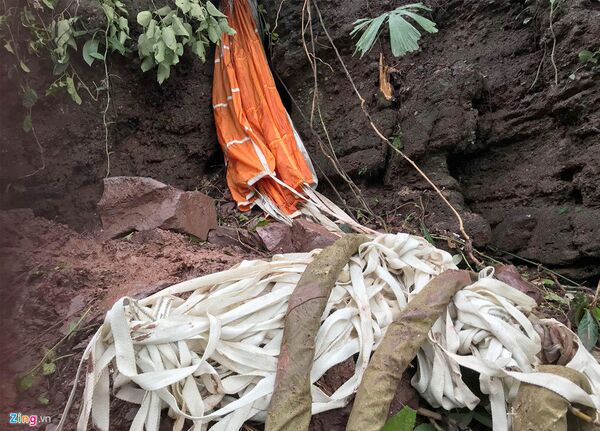 Trưa 26/7, trong lúc bay huấn luyện, máy bay Su-22U số hiệu 8551 của Trung đoàn Không quân 921 (Sư đoàn 371, Quân chủng Phòng không - Không quân) đã mất liên lạc. Máy bay chiến đấu sau đó được phát hiện rơi tại làng Dừa, xã Nghĩa Yên, huyện Nghĩa Đàn, tỉnh Nghệ An.  - Sputnik Việt Nam