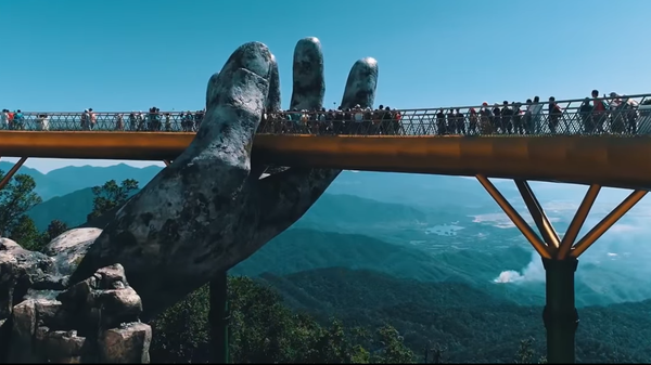 Cầu Vàng tại Sun World Ba Na Hills  - Sputnik Việt Nam