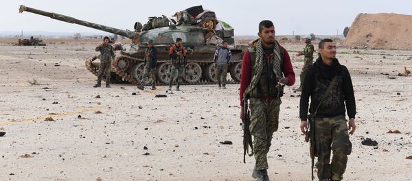 Сирийские правительственные войска в районе аэропорта Абу-Духур в провинции Идлиб Сирийские правительственные войска в районе аэропорта Абу-Духур в провинции Идлиб - Sputnik Việt Nam