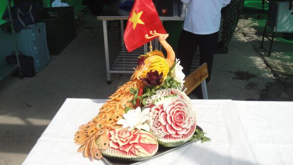 Kiệt tác ẩm thực của anh nuôi Việt Nam ở thao trường Alabino - Sputnik Việt Nam