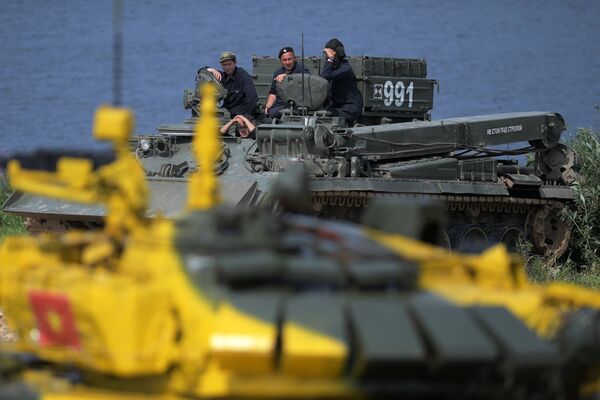 Đội lính tăng Việt Nam trên đường đua Tank Biathlon - Sputnik Việt Nam