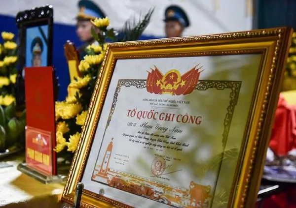 Phi công Phạm Giang Nam được Thủ tướng ký quyết định cấp bằng “Tổ quốc ghi công” Phi công Phạm Giang Nam được Thủ tướng ký quyết định cấp bằng “Tổ quốc ghi công” - Sputnik Việt Nam