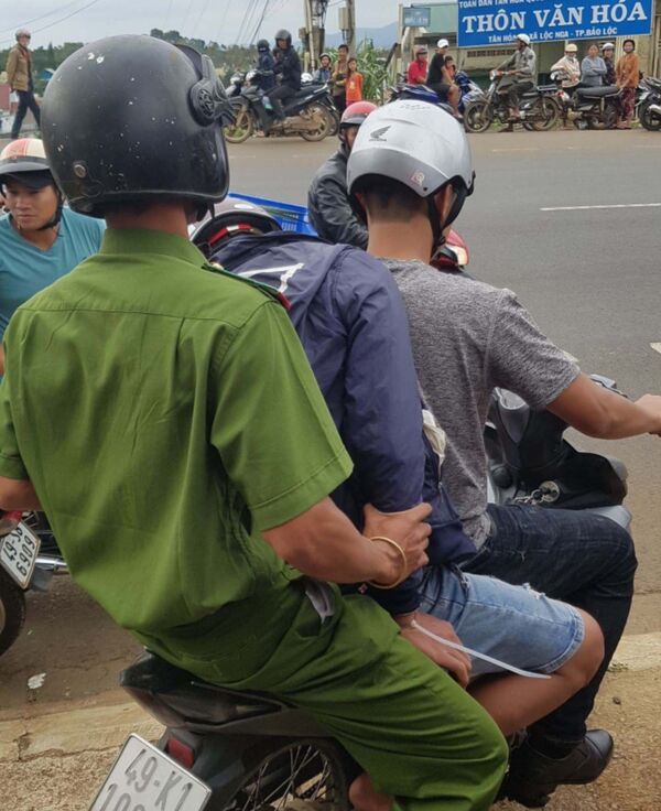 Tên trộm xe máy được đưa về trụ sở Công an. - Sputnik Việt Nam