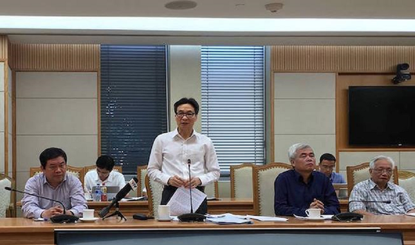 Phó Thủ tướng Vũ Đức Đam cảm ơn các chuyên gia đã đóng góp những ý kiến bổ ích. - Sputnik Việt Nam