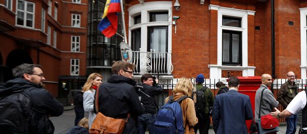 Đại sứ quán Ecuador ở London, Julian Assange - Sputnik Việt Nam