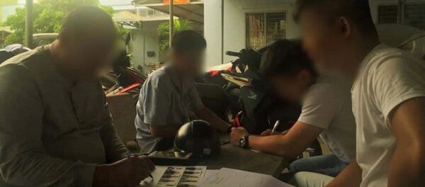 Nạn nhân đến công an nhận diện các băng nhóm cho vay nặng lãi - Sputnik Việt Nam