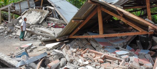 Những ngôi nhà đổ sau trận động đất mạnh tại Lombok, Indonesia - Sputnik Việt Nam