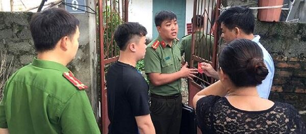 Khám nhà Phó Hiệu trưởng trong vụ gian lận điểm thi ở Hoà Bình - Sputnik Việt Nam