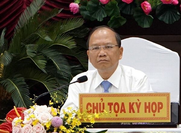 Ông Nguyễn Mạnh Hùng, Bí thư Tỉnh ủy Bình Thuận, cho biết sẽ không cử cán bộ đi công tác nước ngoài bằng tiền của doanh nghiệp - Sputnik Việt Nam