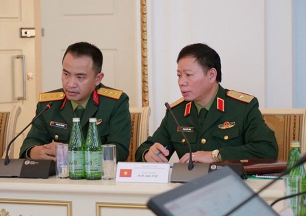 Các sĩ quan Việt Nam đến thăm Học viện quân sự MTO  - Sputnik Việt Nam