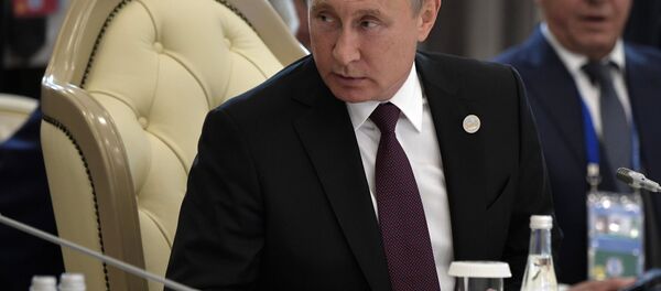 Tổng thống Nga Vladimir Putin phát biểu tại hội nghị thượng đỉnh các nước vùng Caspian - Sputnik Việt Nam