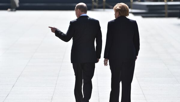 Vladimir Putin và Angela Merkel - Sputnik Việt Nam