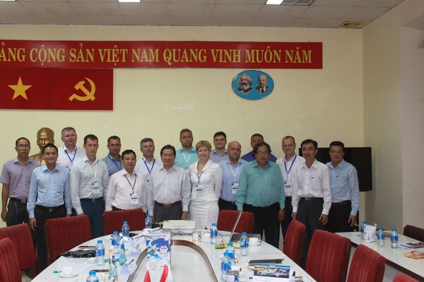 Chuyến thăm thành phố Hồ Chí Minh của phái đoàn doanh nghiệp từ Novosibirsk đã mở ra triển vọng mới cho sự hợp tác giữa các doanh nghiệp vừa và nhỏ của hai nước. - Sputnik Việt Nam