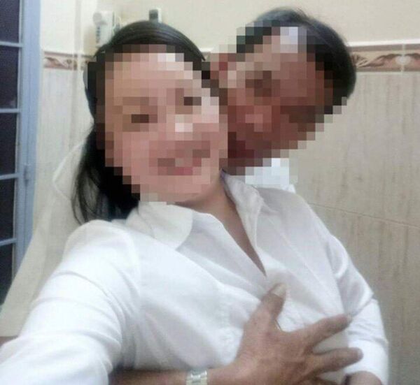 Ảnh nóng được cho là ông L. chụp với bà O. - Sputnik Việt Nam