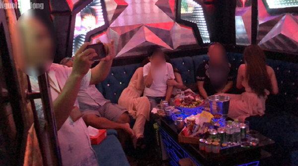 Nhà hàng Phoenix tiếp tục phát hiện kinh doanh karaoke trái phép - Sputnik Việt Nam