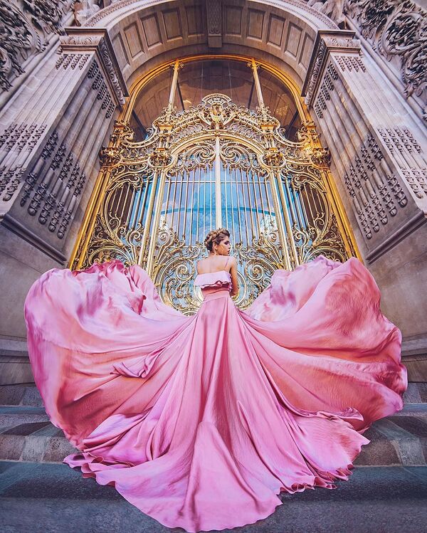 Ảnh của nhiếp ảnh gia Kristina Makeeva từ sê-ri Cô gái mặc váy, được chụp tại Cung điện Petit Palais ở Paris, Pháp - Sputnik Việt Nam