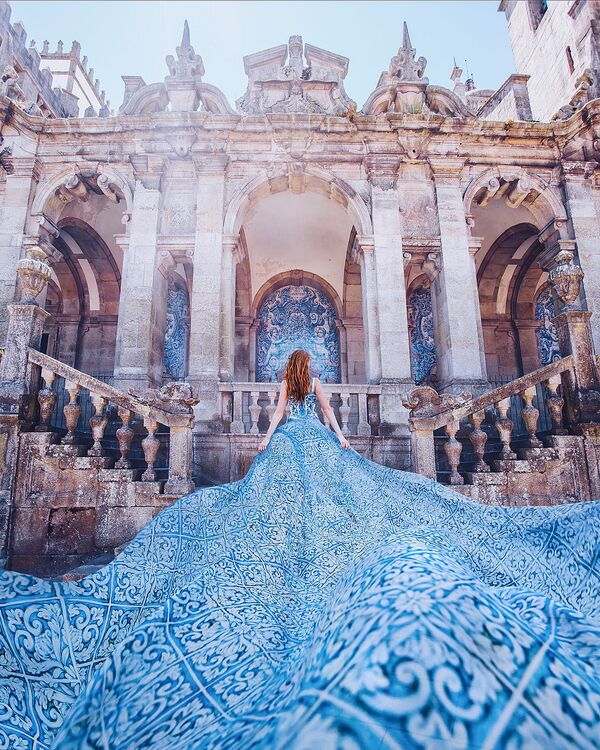 Ảnh của nhiếp ảnh gia Kristina Makeeva từ sê-ri Cô gái mặc váy, được chụp tại Porto, Bồ Đào Nha. - Sputnik Việt Nam