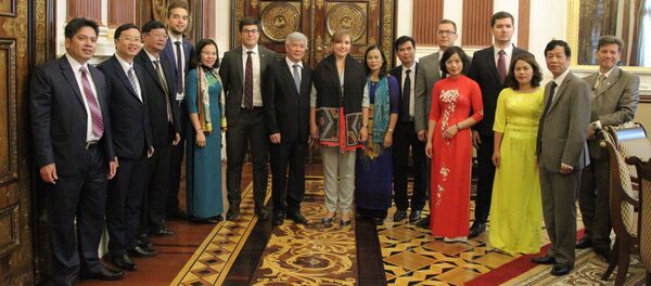 Đoàn đại biểu tỉnh Sơn La thăm Cung điện Marinsky - Sputnik Việt Nam