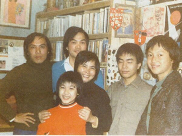 Làm vợ, làm mẹ trong mái nhà có con anh, con tôi, con chúng ta, nhưng Xuân Quỳnh vẫn luôn vun vén gia đình chỉn chu, yêu thương các con không giới hạn. - Sputnik Việt Nam