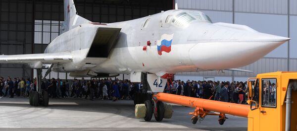 Выкатка российского ракетоносца-бомбардировщика Ту-22М3М в Казани Выкатка российского ракетоносца-бомбардировщика Ту-22М3М в Казани - Sputnik Việt Nam