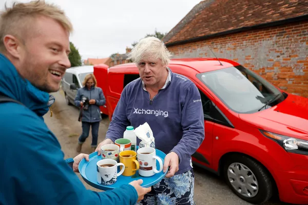 Cựu Ngoại trưởng Anh Boris Johnson thết trà các nhà báo gần tư gia ở Oxfordshire - Sputnik Việt Nam