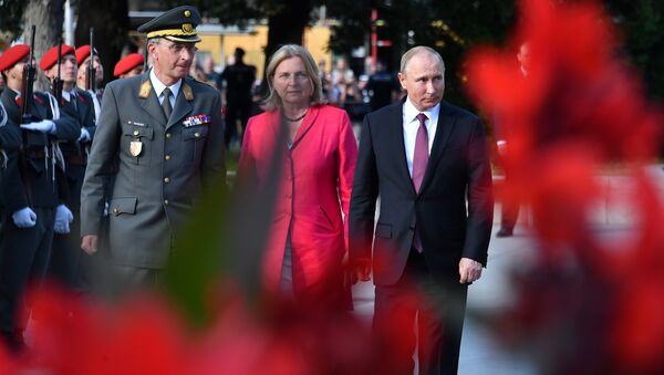 Vladimir Putin và Karin Kneissl - Sputnik Việt Nam